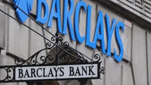 A logo hangs outside a branch of Barclays bank in the City of London February 16, 2010. Barclays Plc beat forecasts with a near doubling of profits in 2009 to 11.6 billion pounds ($18.20 billion), cheering investors with an improved balance sheet and boosting shares across the sector. REUTERS/Toby Melville (BRITAIN - Tags: BUSINESS) - RTR2AD4Q
