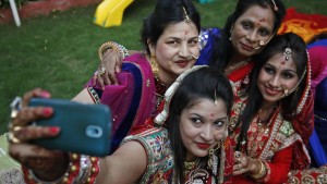 India smartphone selfi telefon
