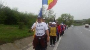 mineri Complex Oltenia pe jos spre Bucuresti